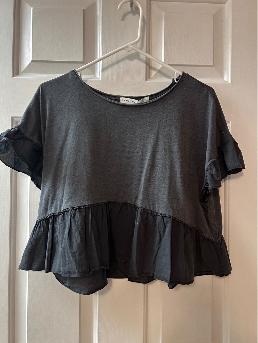 Altar'd State Navy Oyster Ruffle Hem Cropped Short Sleeve Top Size L